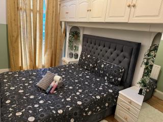 Central and affordable flat for 6 people in Zone 1 - 7 min Walking to OXFORD STREET - with Breakfast included - 7