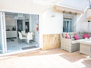 Two Bedroom Bellaluz Apartment With Large Patio - Atamaría - 8