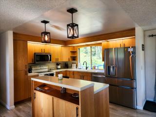 Crescent Beach Retreat- Cozy 4br House - 6