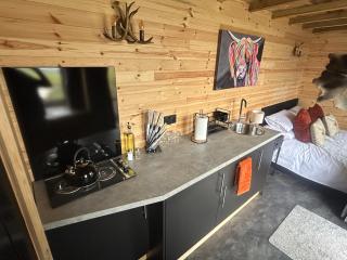 Maylands Farm Glamping Pod - 1