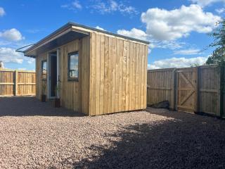 Maylands Farm Glamping Pod - 9