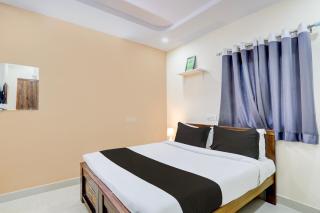 Collection O Sri Balaji Luxury rooms - Hyderabad - 8