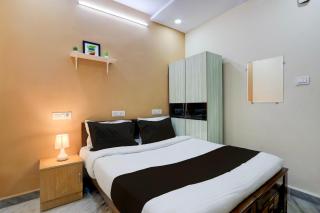 Collection O Sri Balaji Luxury rooms - Hyderabad - 1