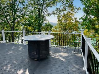Joy On The Lake - Somerset - 2