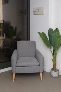Metro Muse - Minimalist Chic for Couples in CBD - Melbourne - 2