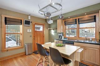 Ekman Carriage House - 1