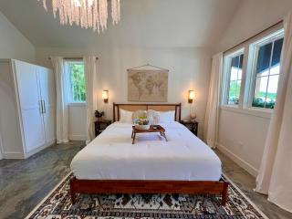 Couples Getaway Villa with outdoor soaking tub - Sevierville - 4