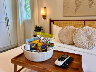 Couples Getaway Villa with outdoor soaking tub - Sevierville - 2