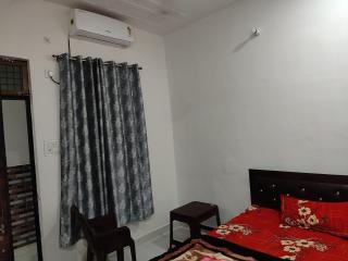 SHANTI HOMESTAY AND RESTAURANT AYODHYA Near Ayodhya dham railway station - Ayodhya - 8