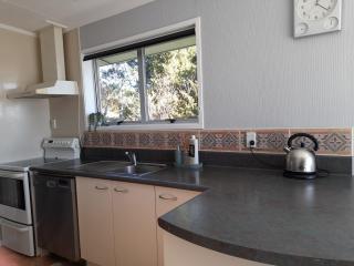 Lake Rotoiti Lakehouse Retreat - 2