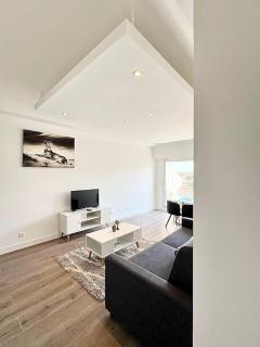 Superbe Appartement 1 chambres, 2 Tennis, 2 Piscines, plages, Parking - Antibes - 2