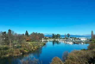 The Mooring - Taupo Waterfront Apartment - 9
