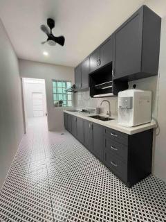 Modern Victorian Homestay - 3