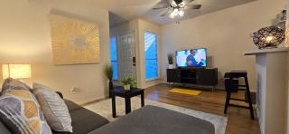Cozy Updated Cove of Heaven, 5mins to Lake Hefner! - Oklahoma City - 5