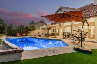 Elegant Luxury Villa Wheated Pool Outdoor Fun - Chandler - 3
