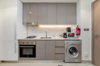 Charming Аpartments at Azizi Riviera - Dubai - 9