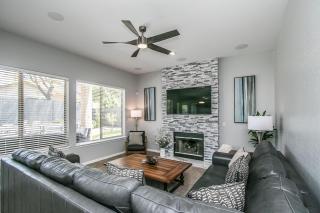 Luxury Homestyle Getaway Wpool, Gym, & Office - Scottsdale - 9