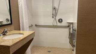 Holiday Inn & Suites Bakersfield by IHG - 3