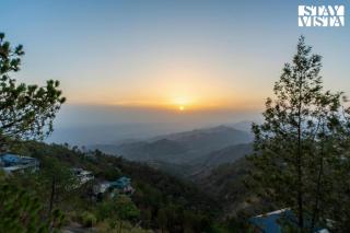The Rustic Retreat by StayVista - 4BHK Valley-View Villa with Bar - 9