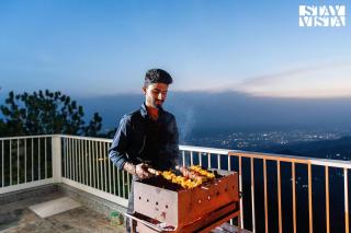 StayVista at The Rustic Retreat - Lawn, Bonfire & Valley View - Kasauli - 1