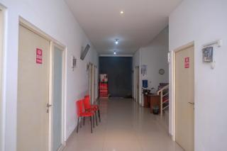 RedDoorz Syariah Near Simpang Lima Semarang - Jomblang - 2