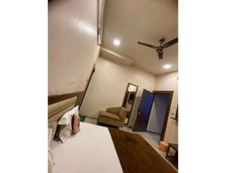 S K Plaza Hotel Chhabra - Chhabra - 3