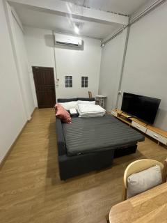 Bee House 172 only 300m to BTS Talat Phlu - Bangkok - 5