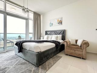 Trophy - Urban Escape Suite - 0