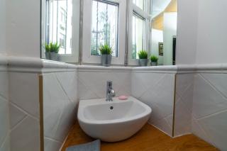 Classic 3-Bedroom in Riga - 5