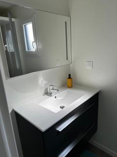 Charmant chalet au bord du lac, 50 m2, 2 chambres - Caurel - 4