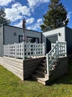 Charmant chalet au bord du lac, 50 m2, 2 chambres - Caurel - 1
