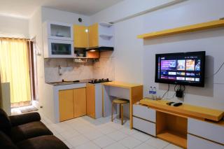 Good Choice 2BR at 12th Floor Gateway Ahmad Yani Cicadas Apartment By Travelio - Bandung - 3