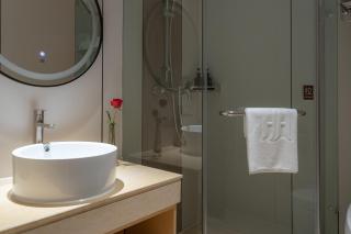 昊丽贵阳喷水池地铁站酒店 - 4