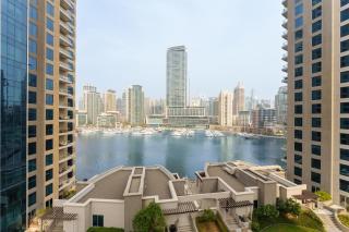 Maison Privee - Cosmopolitan Apt with Scenic Dubai Marina Vws - 9