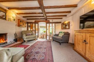 Brimming with Medieval charm - Weavers Cottage - 2