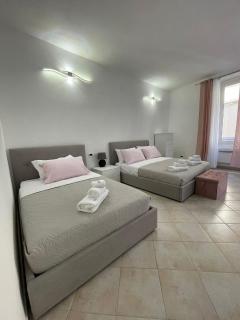 Elena&Bryan Guest House - 9