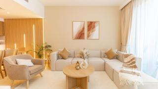 Burj Khalifa view with Grass Turf Balcony-Downtown by Tanami Holiday Homes - Dubai - 1