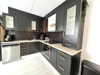 Home with free parking near Amsterdam 45 min away! - Lelystad - 4