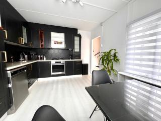 Home with free parking near Amsterdam 45 min away! - Lelystad - 2