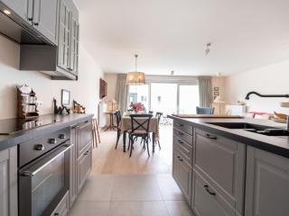 Apartment Lucette quiet but central by Interhome - 9