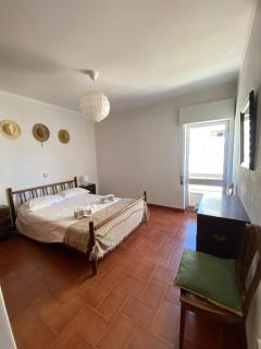 Rocha Front House - 4