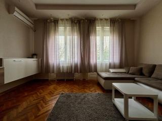 Central Apartment Close to Everything - Novi Sad - 4