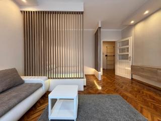Central Apartment Close to Everything - Novi Sad - 5