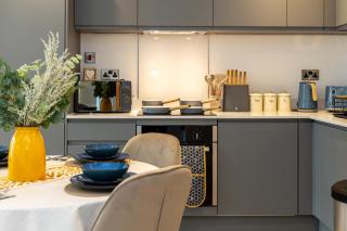 City Center Ultra-Luxe 2Bed Villa Amalfi - Manchester - 6