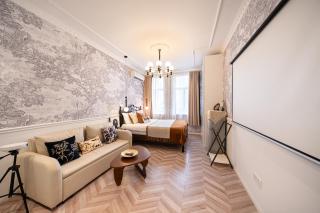 Shanghai Hills & Well-Time French Retro Suite near Bund and Line 2 East Nanjing Rd - 0