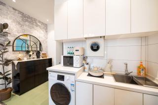 Shanghai Hills & Well-Time French Retro Suite near Bund and Line 2 East Nanjing Rd - 6