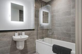 Westminster Park Luxury One Bed Apartment with free parking - Liverpool - 1