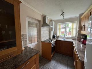 2 BR lovely flat - Cheam - 1