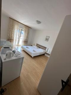 Apartments and rooms Velada - 6