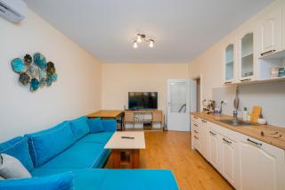 Your 2BD Home Away From Home with Working Space - Sofia - 5